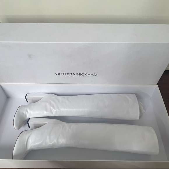 Victoria Beckham white boots - Picture 9 of 11